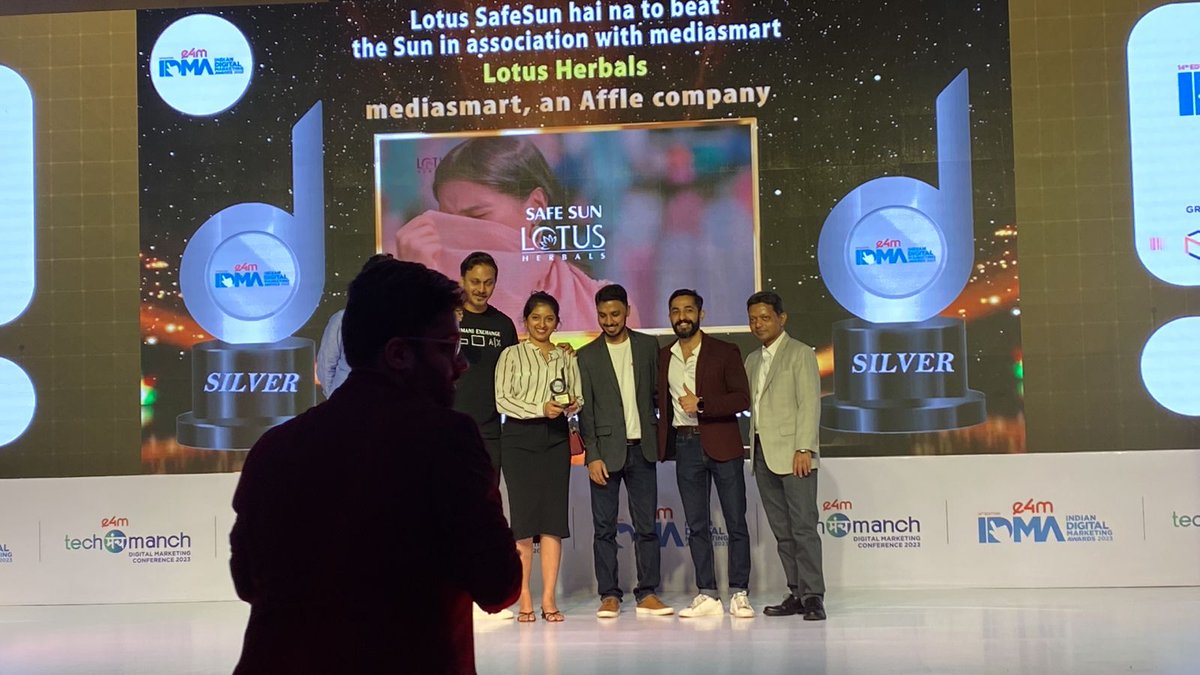 e4m Live tweet media