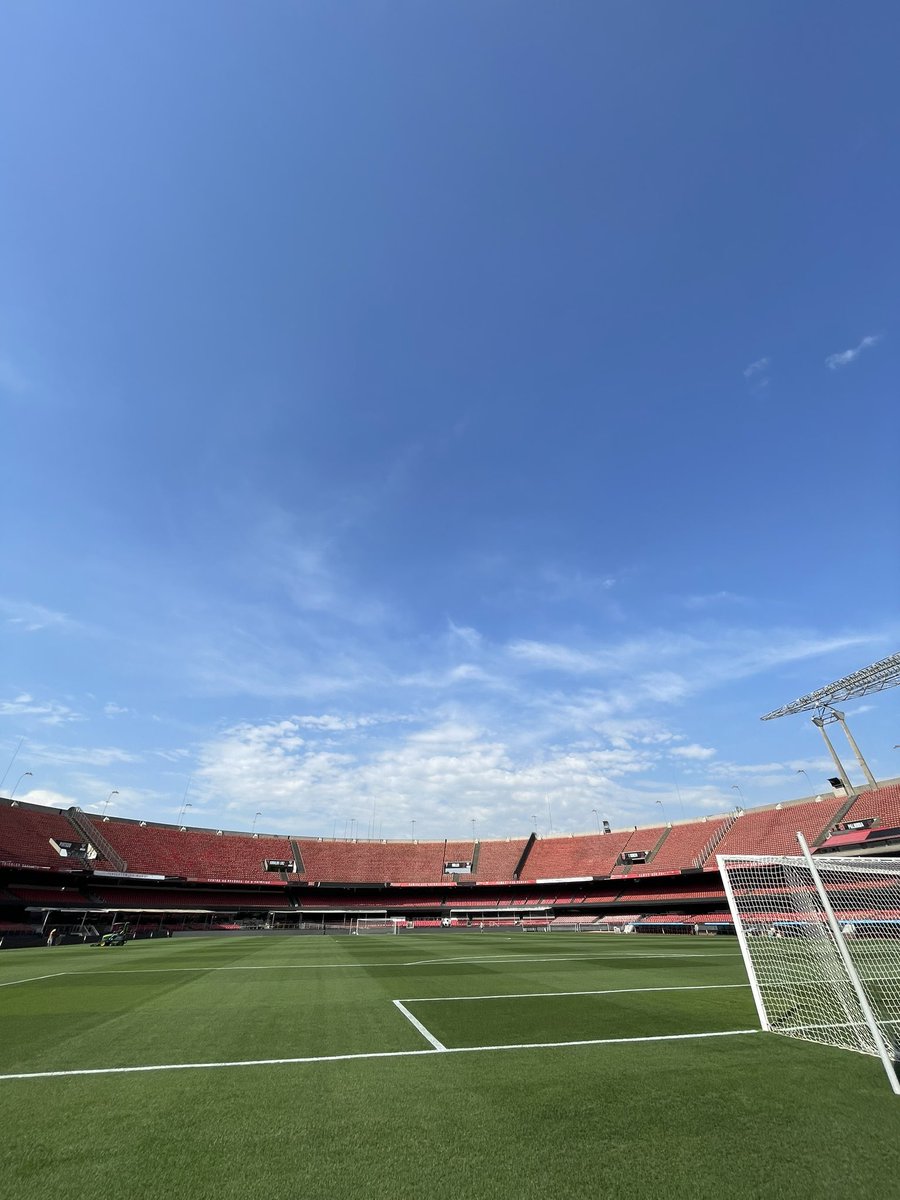 SaoPauloFC's tweet photo. 🏟️ Daqui a pouco tem decisão aqui na nossa casa!

Já são mais de 5️⃣0️⃣ mil ingressos vendidos para o confronto desta noite!

Vem pro Morumbi > https://t.co/WhCWQotMbf 

#TorcidaQueConduz
#VamosSãoPaulo 🇾🇪 https://t.co/ASyCyD2Mev