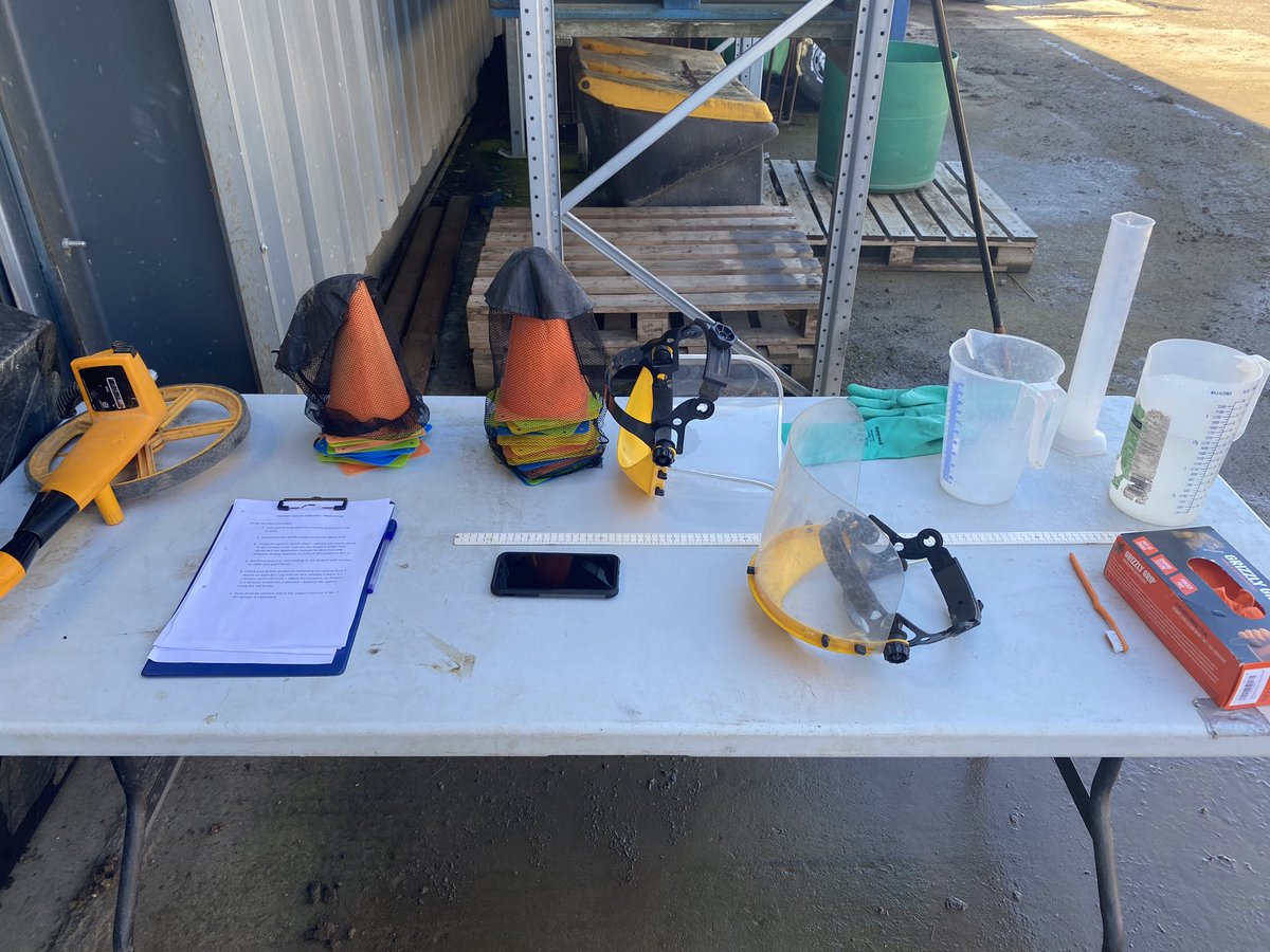 RowdefieldT's tweet image. PA2 training in the sunshine ☀️! Both candidates also passed their PA1 with us on Monday, great 👍 job everyone!!!
#pa1 #pa2 #landbased #cityandguilds #nptc #thebestinstructors #teamrowdefield