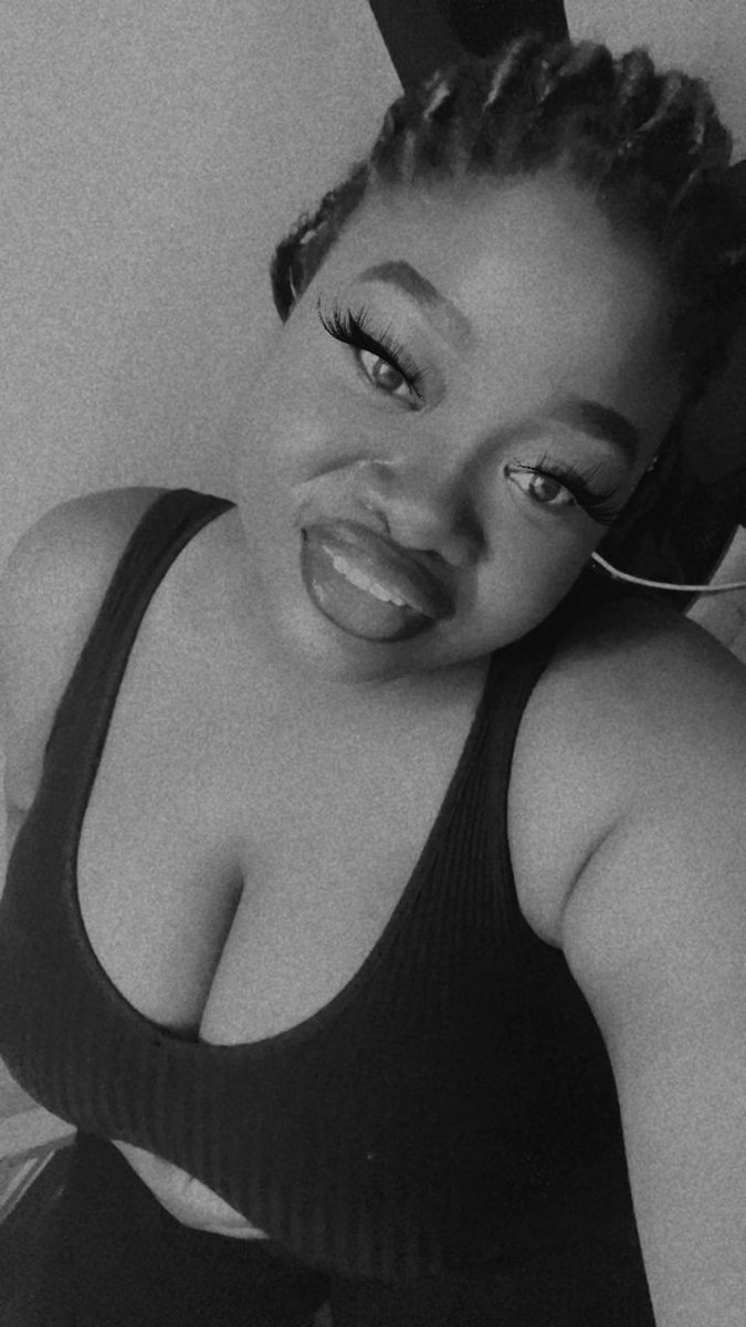 Je crois que je fais partie des rares personnes qui sont dans la communication, mais qui ne partage presque rien sur leurs pages.😑😑 
Ce n'est clairement pas bien....  Bon, je disparais... Tchaooo🥱