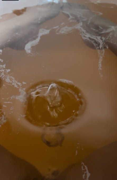 I just love how bath tub farts look 😜 a fun bath bomb adds some razzle dazzle https://t.co/RsFWkMyPTU