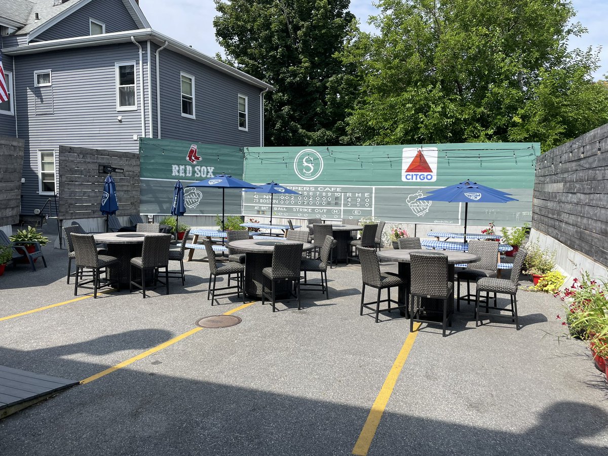 ShoppersCafe's tweet image. ️‼️Added more round tables to the patio️‼️

✅Outdoor Dining 
✅Roast Beef is ready 
✅$2 Coors light Drafts 

Come see us for lunch! 

#Waltham #moodyst #shoppers #thirstythursday #outdoordining