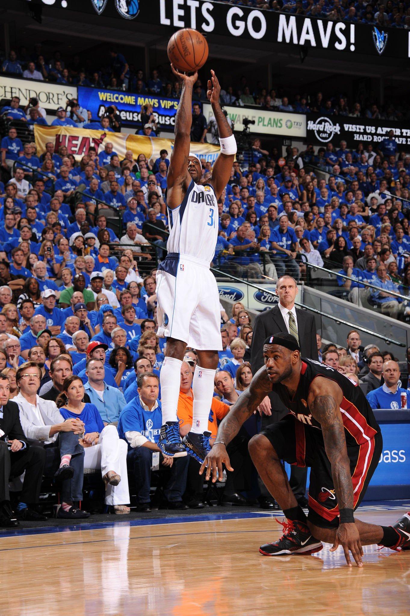 MavsMuse on X In the 2011 Finals Jason Terry LeBron James 18.0 PPG 17.8 PPG 49.4 FG 47.8 FG 39.3 3P 32.1 3P JET played 67 less minutes STILL outscored the King https t xMzH9T2bKX X