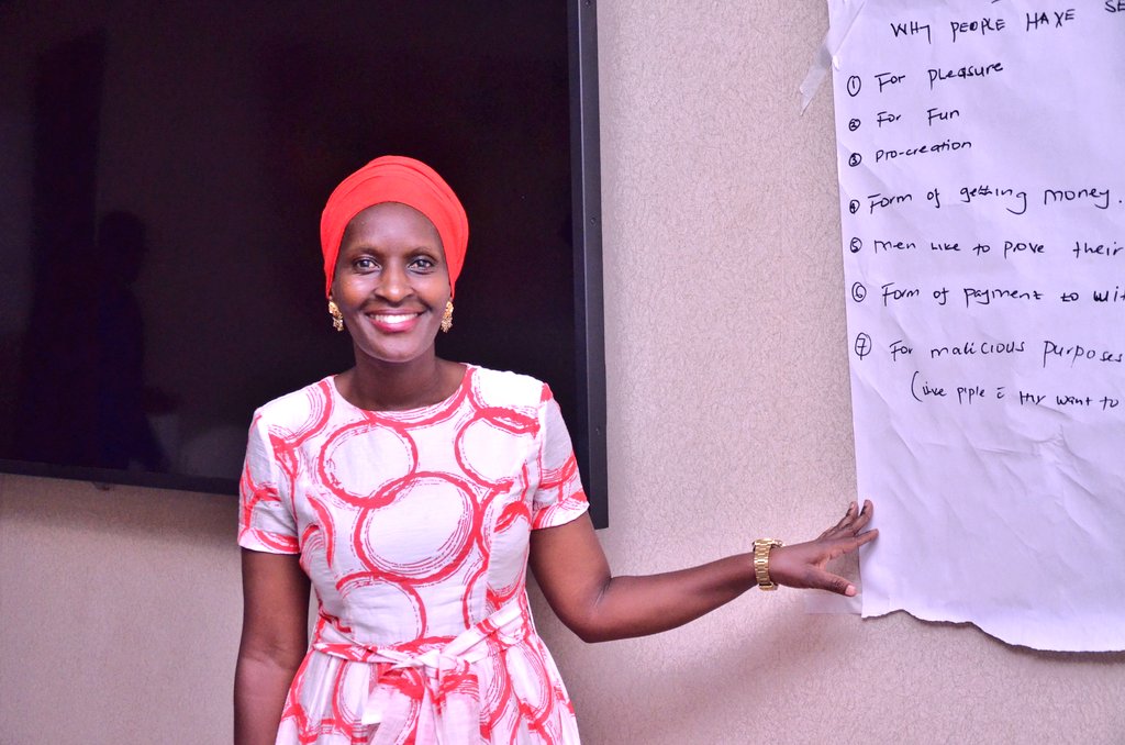 CWakiso's tweet photo. We have come to realize the importance of not passing judgment based only on our own values but rather comprehending people's viewpoints based on their unique situations through lessons from the VCAT with @cehurduganda
#CommunityHealth
#HarmReductionUg https://t.co/XcYL4PaySp