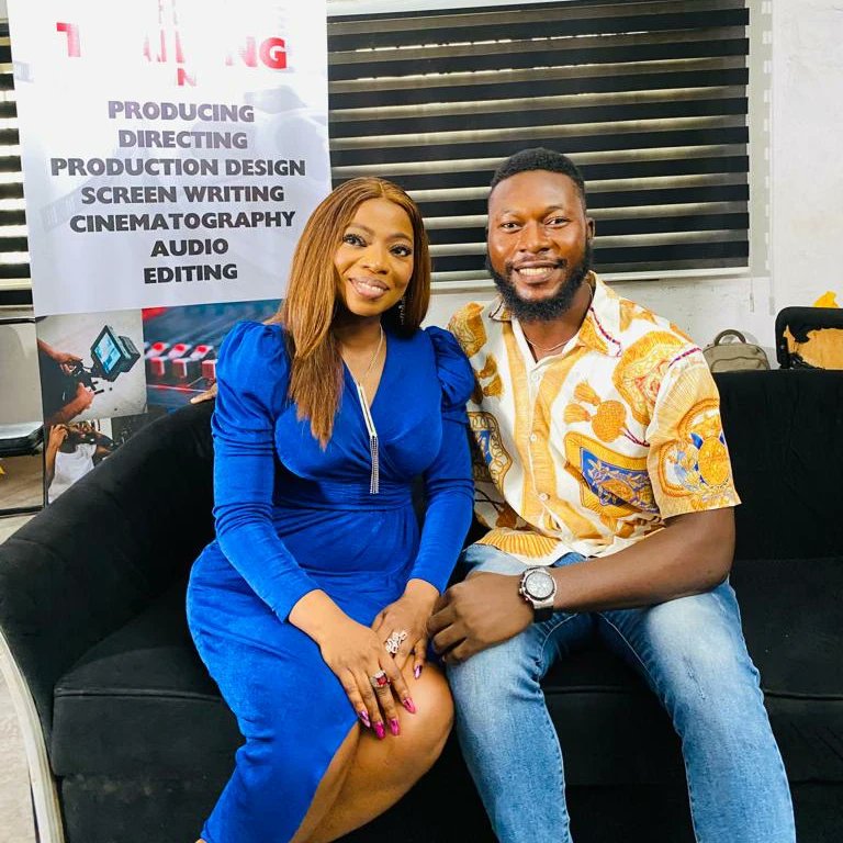 iammidemanuel's tweet photo. Dear @layoleoyatogun thank you for motivating us without sounding like a motivational speaker. Thank you for  mentoring me and the @derwinfilmacademy family.  You have refuelled our passionn. 

(Whispering) I couldn't tell you this in person. You look hot!🤩😍🥰

📸@thatblackgeh https://t.co/fdcOvtcbrv