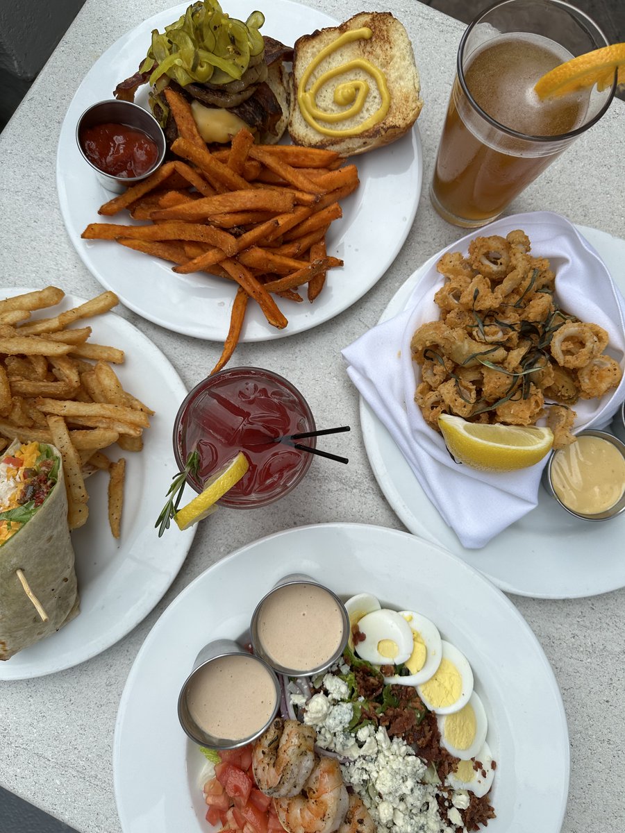 Some days, you just have to go all out. Nothing better than a full spread from Dantanna's! 😎 #dantannas #atl #atlfood #lunch