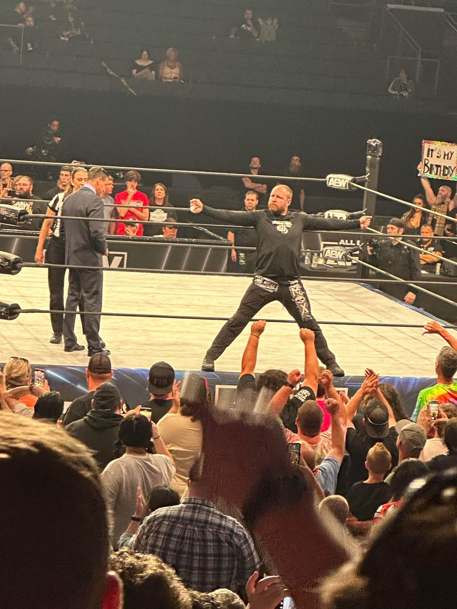 AaronLurty's tweet photo. Last night was off the hook!

Huge thanks to @ItsLurty &amp; #TwitterlessTrey for the awesome experience.

📸 PC of show: @ItsLurty https://t.co/eNLdqpRn3O