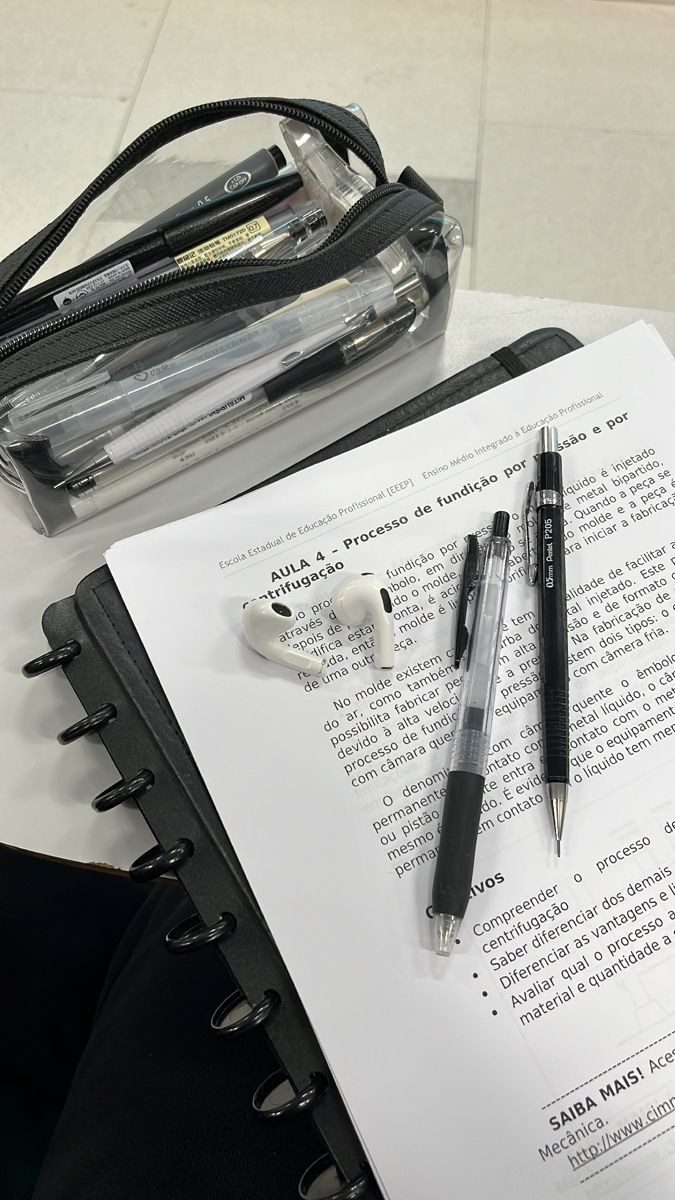 mistydly's tweet image. ⌕ : #studytwt | #collegetwt | #Studylog
Atualizando o fixado :)

↬Misty, 22yo
↬ela/dela
↬7 período de publicidade
↬vestibular para pintura na UFRJ
↬thread de dicas de estudos
↬ig: @mistuzynha

♡: animes, manga, criar conteúdo, study, rotina

♡/↺ = mutuals!