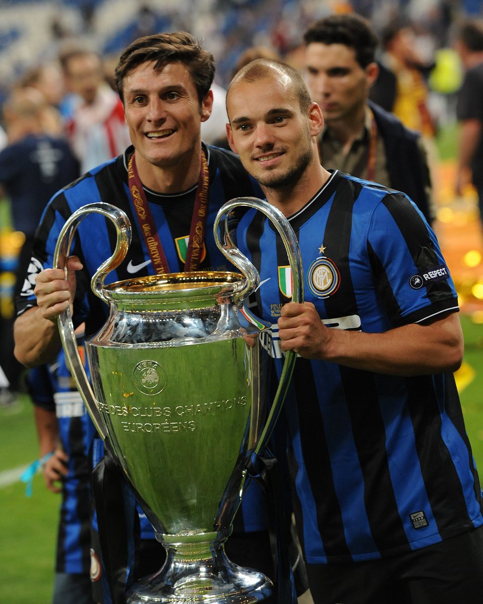 ChampionsLeague's tweet photo. 🖤 Zanetti x Sneijder 💙

#UCL https://t.co/2VX6k8KUXC
