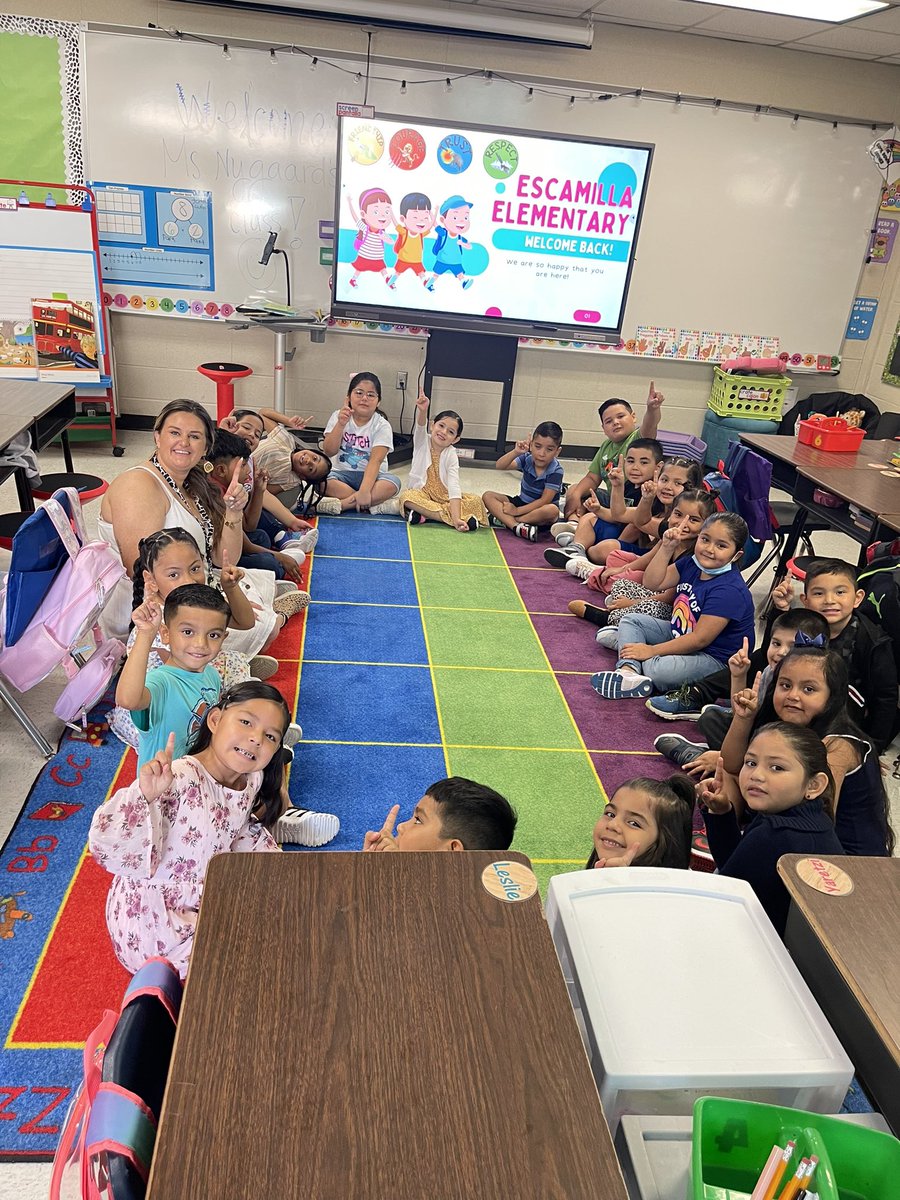 jmhRamos's tweet image. Welcoming rituals, morning circle, practicing routines + procedures ✅
We’re going to have a great year! @Escamilla_AISD