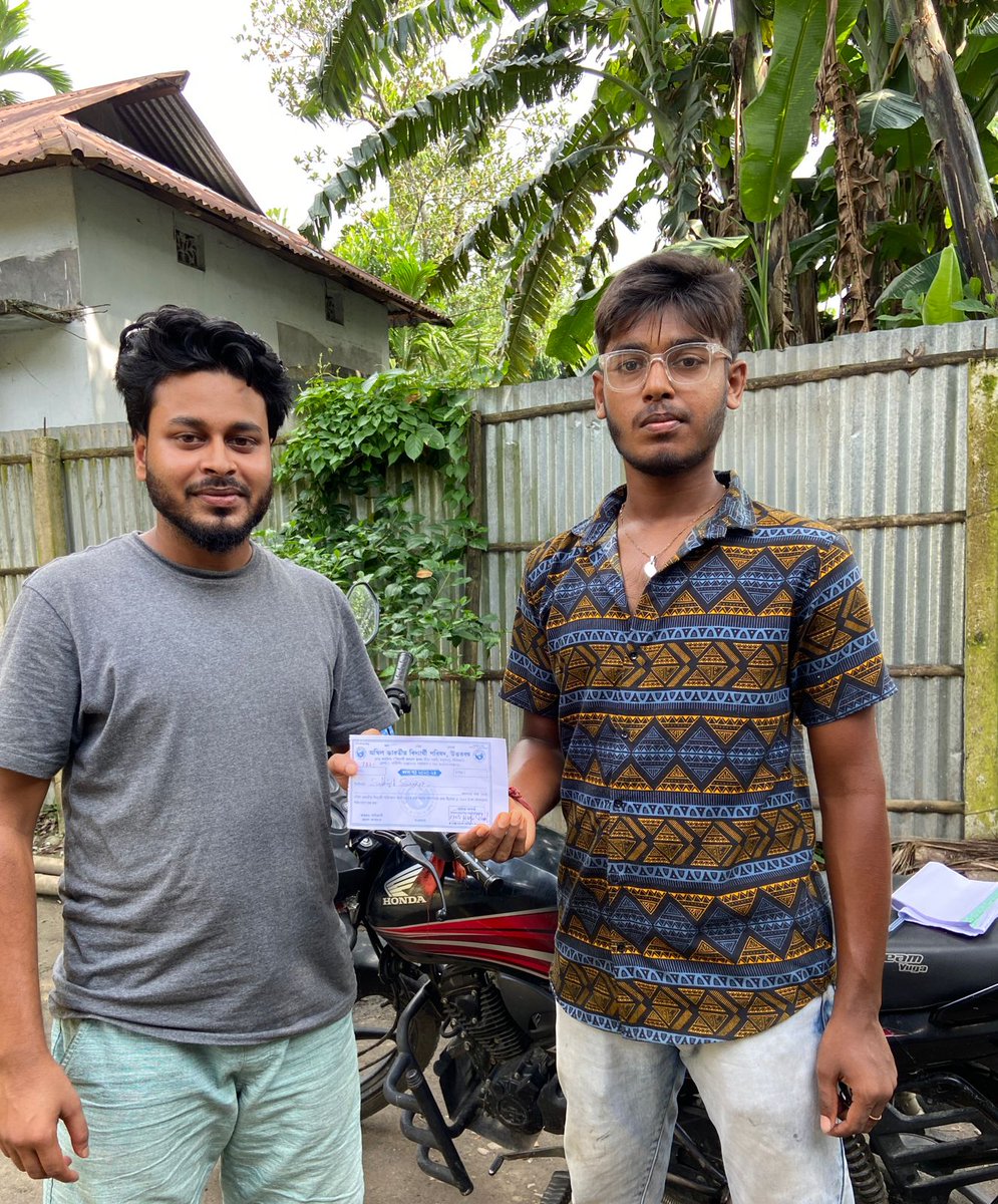 ABVPAPD's tweet photo. অখিল ভারতীয় বিদ্যার্থী পরিষদ আলিপুরদুয়ার জেলার কামাখ্যাগুড়ি নগর ইউনিটের পক্ষ থেকে সদস্যতা অভিযান করা হয়।
Akhil Bharatiya Vidyarthi Parishad membership drive was conducted by Kamakhyaguri Nagar Unit of Alipurduar District.
#abvp75years
#Join_ABVP https://t.co/8fsDr9rVhb