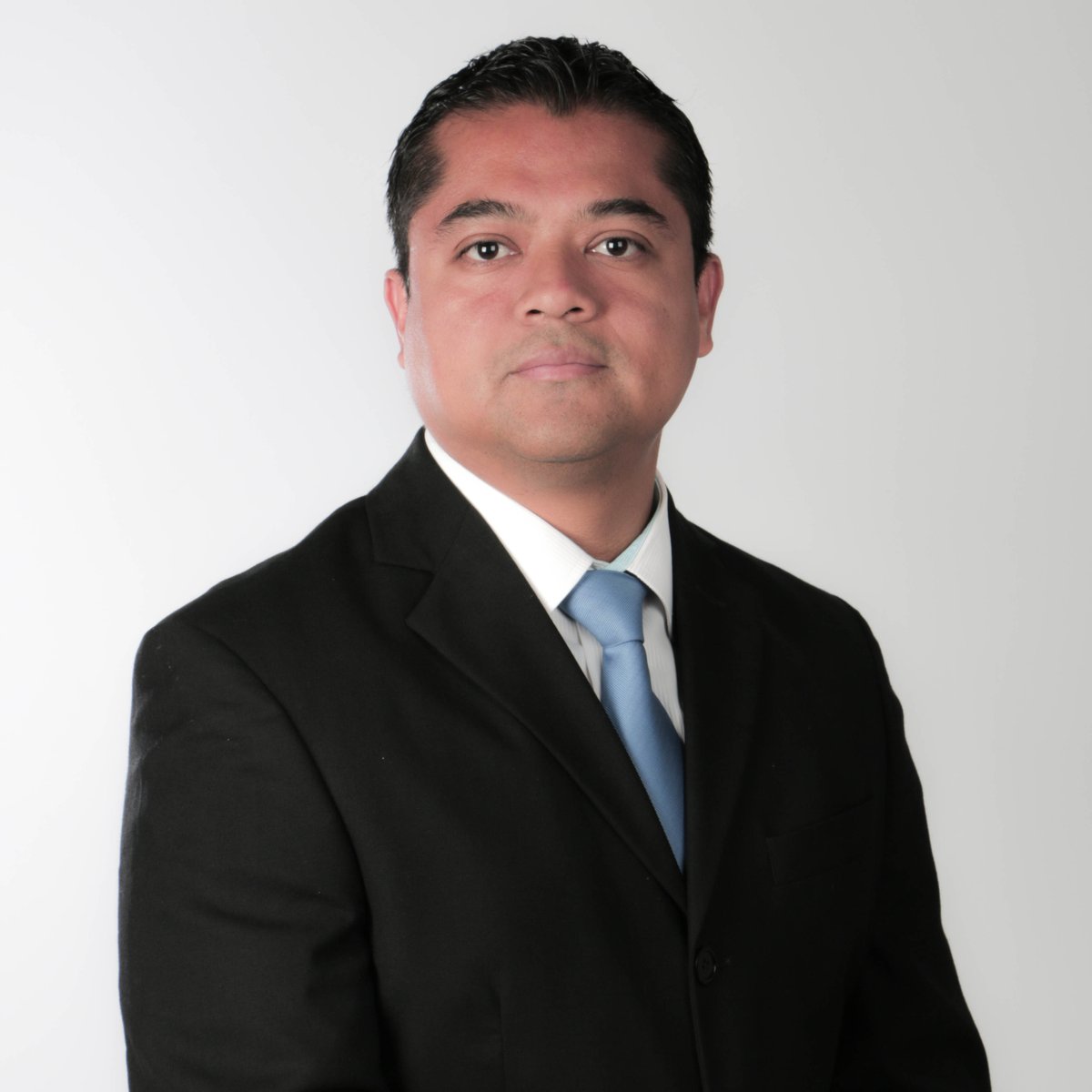 servelrod's tweet photo. Las aplicaciones de blockchain crecen día a día. @jclopezpimentel y @carolinadvs00 de @UPGdl nos presentan los resultados de una aplicación a la venta de vehículos de segunda mano, que entre otras cosas busca minimizar los fraudes @InvestigacionUP https://t.co/oRHXNAtVzs https://t.co/6TF5AaDcJe
