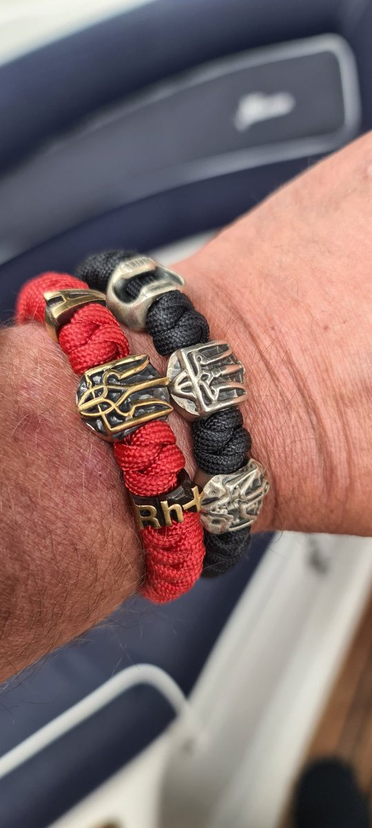 bluelightswede1's tweet photo. Klamra önskade sig en SUV till en av sina medarbetare. Via försäljning av deras accessoarer nådde vi målet.  #Ukraine #ukraine #klamra https://t.co/qPTT7UUcgp