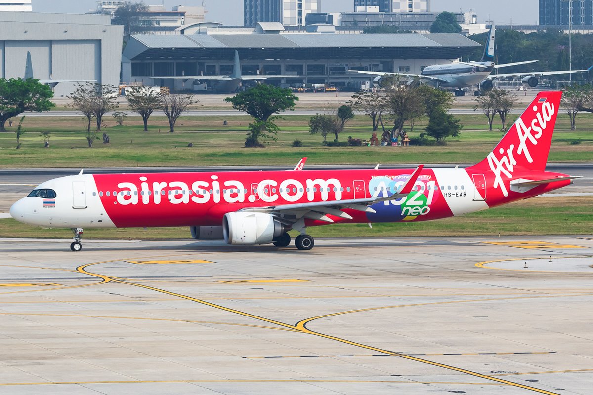 spotterguidenet's tweet photo. Thai Air Asia Airbus A321Neo taxiing for departure at Bangkok Don Muang Airport #thaiairasia #airbus #bangkok #donmuang #thailand #spotterguide #rogoszphotography #aviation #jetphotos #avporn #avgeek
Photo Copyright by @rogoszphotography / Martin Rogosz https://t.co/ldSjSdJ9dF