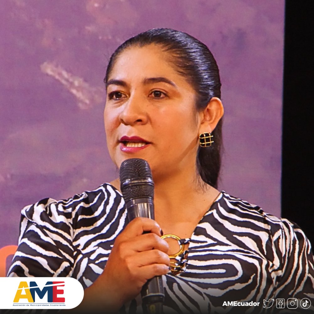 AMEcuador's tweet photo. Del #CantónALaTv, un programa 📺 televisivo donde podrás presentar a tu cantón, 🍲gastronomía, emprendimientos, 🎸música y danza, una ventana para mostrar a nuestro #Ecuador🇪🇨.

Esta semana recibimos a la delegación del cantón del cantón #SanFernando.

#GestiónAME https://t.co/4P02e5pZsr