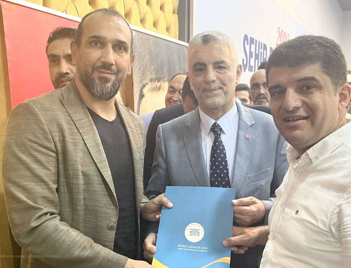 abdullacelik's tweet photo. Mersin Şehir Buluşmaları Kapsamında
Ticaret Bakanımız Prof. Dr. Ömer Bolat,
bakan yardımcılarımız, 
Milletvekillermiz Sn. Ali Kıratlı, 
Sn. Havva Sibel Söylemez,  
Akdeniz Belediye Başkanımız,
Sn. M.Mustafa Gültak,
Ak Parti İl Başkanı Sn. Adem Aldemir
ve şehrimizin STK başkanlarıyla Suphi Öner Öğretmenevinde bir araya geldik.

Ticaret Bakanlığı bünyesinde görev yapan kamu çalışanlarının sorun ve çözüm önerilerini içeren raporumuzu Büro Memur-Sen Şube Başkanımız Fevzi İnan ile birlikte bakan beye takdim ettik.