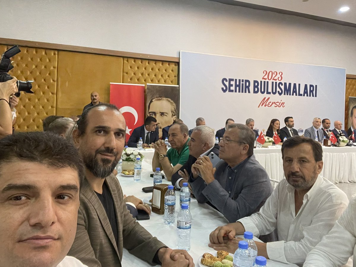 abdullacelik's tweet photo. Mersin Şehir Buluşmaları Kapsamında
Ticaret Bakanımız Prof. Dr. Ömer Bolat,
bakan yardımcılarımız, 
Milletvekillermiz Sn. Ali Kıratlı, 
Sn. Havva Sibel Söylemez,  
Akdeniz Belediye Başkanımız,
Sn. M.Mustafa Gültak,
Ak Parti İl Başkanı Sn. Adem Aldemir
ve şehrimizin STK başkanlarıyla Suphi Öner Öğretmenevinde bir araya geldik.

Ticaret Bakanlığı bünyesinde görev yapan kamu çalışanlarının sorun ve çözüm önerilerini içeren raporumuzu Büro Memur-Sen Şube Başkanımız Fevzi İnan ile birlikte bakan beye takdim ettik.