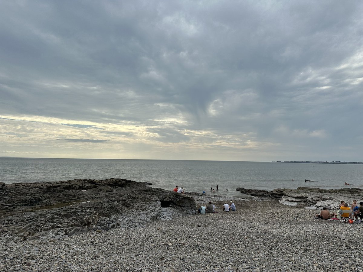 welshrocky's tweet photo. Beers Beach and bbq https://t.co/MxLNaw9Q1q