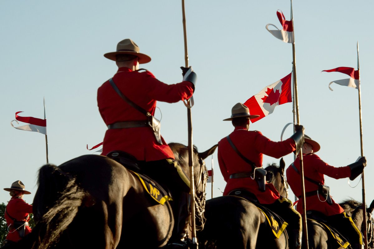 RCMPPEI's tweet image. The RCMP Musical Ride is coming to PEI! 🐴🏇Bring your family and friends for this fun show and interactive opportunity to meet the members of the Musical Ride. 🎺🎶 Tickets here: ow.ly/NLyb50PkYw3  August 17, 2023 - Show Times: 2:00 p.m. and 6:00 p.m. Crapaud Agriplex