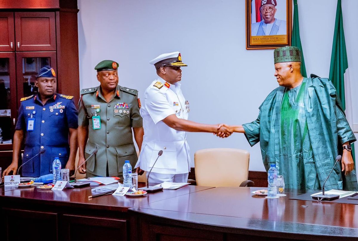 Opetuyii's tweet photo. Vice President, Senator @officialSKSM received a presentation titled: “Building Climate Resilience for Enhanced National Security: Strategic Options for Nigeria by 2035”, by @NigeriaNdc Course 31 participants at State House,  Abuja. 
10th August, 2023 
📸 @opeadelani https://t.co/hFeLGokT5B