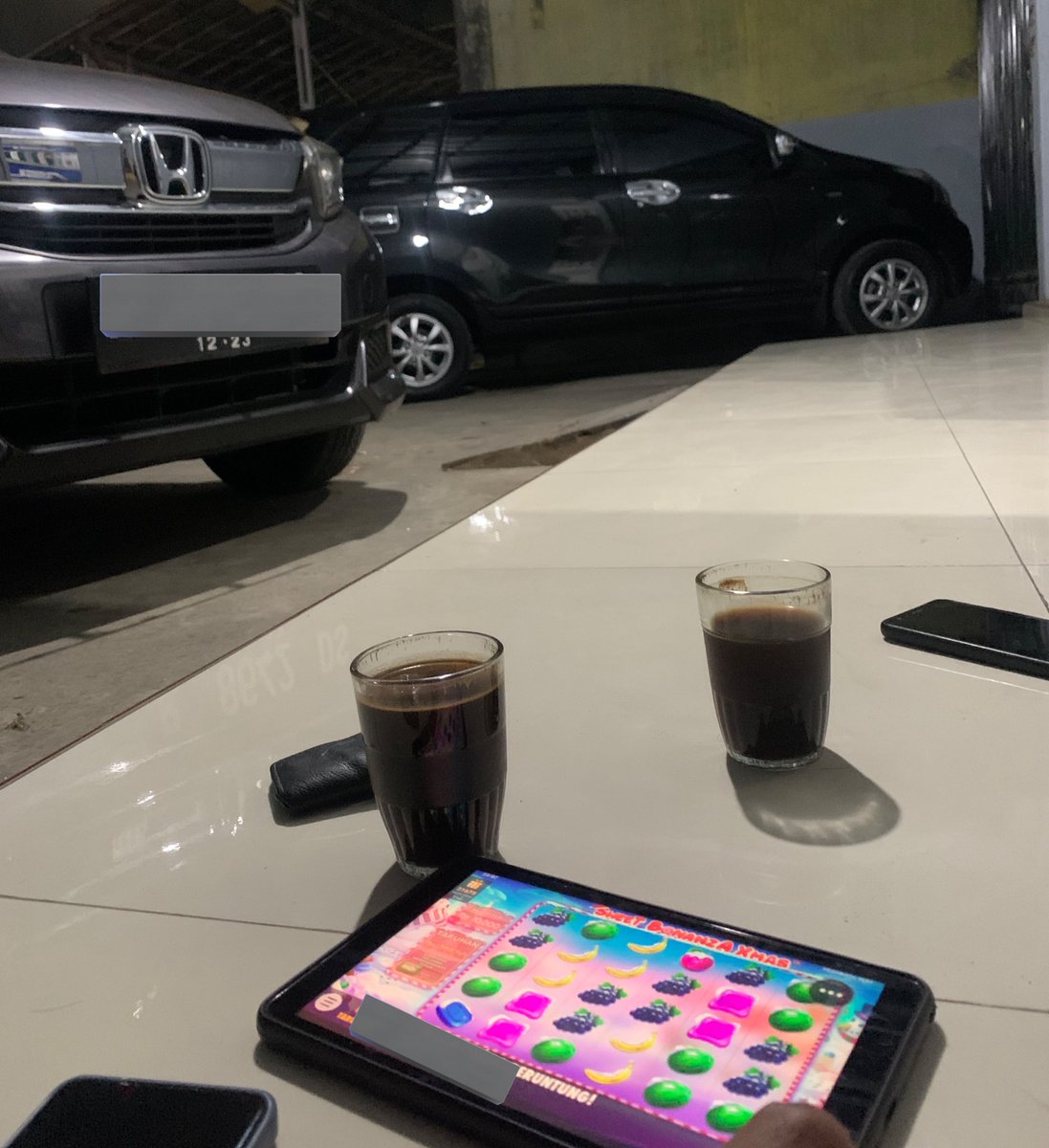 _MasHarr's tweet photo. iseng main selot di waktu luang, 2 pemuda ini berhasil membeli mobil impian mereka https://t.co/4OAJfi2hRL