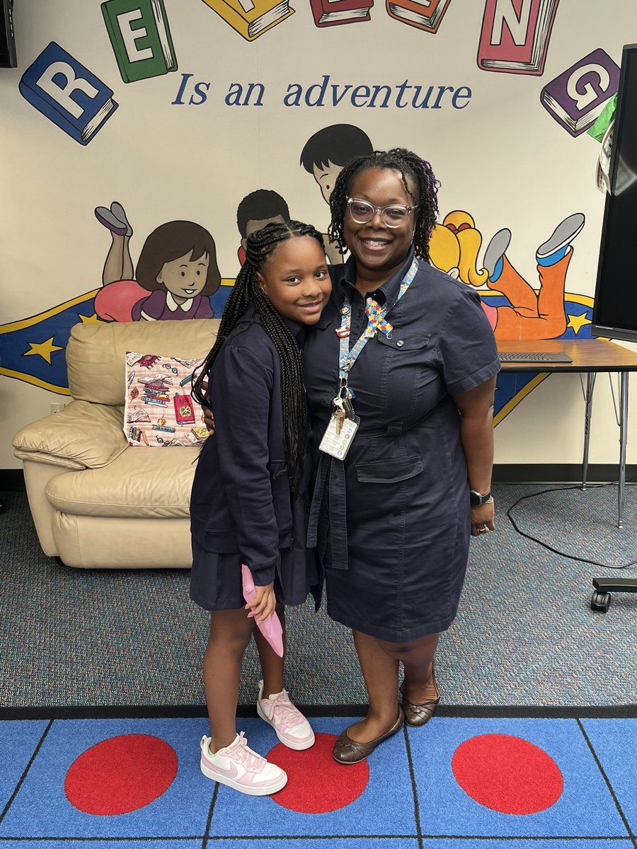 Our fabulous librarian, Mrs. Waters and her daughter take a twin picture today. 💙💛<a href="/CMBWateringHole/">Crystal Waters</a>