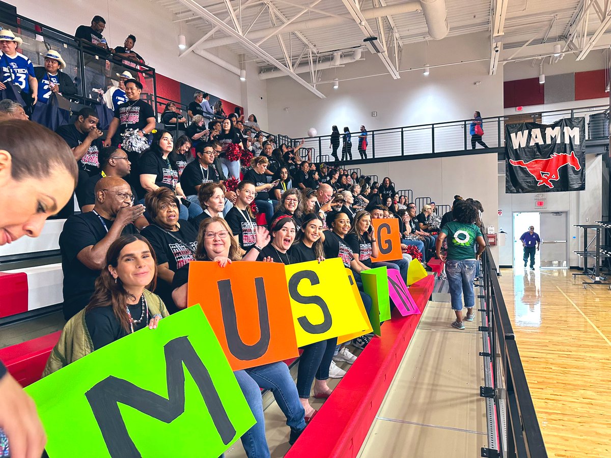 JessikaHearne's tweet photo. #ShoutOut to @ManorSeniorHS &amp; @ManorHS for obtaining a 99% campus #GraduationRate and contributing to @ManorISD having one of the highest graduation rates in #CentralTexas! 78% to 99% in two years…A HUGE ACCOMPLISHMENT!!! #ISeeYou #IAppreciateYou #IValueYou #KeepUpTheGreatWork! https://t.co/agKkhZ5wsQ