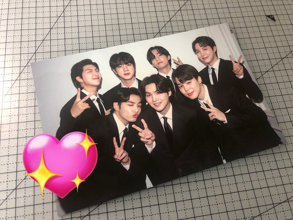 gomdol_30's tweet photo. 방탄소년단 bts 석진 윤기 호석 남준 지민 태형 정국 포토카드 딥디 메모리즈 디페스타 럽셀 디어스트로넛 페르소나 디아이콘 데코키트 프루프 공방 엠카 엠카운트다운 가족 사진

👏7.0
👏하자 없음 https://t.co/ObSl1odhnJ