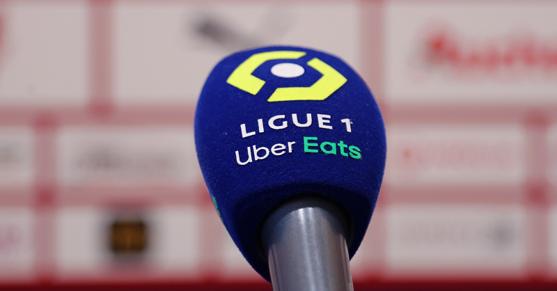 RCLens's tweet photo. Conf', à chacun sa mi-temps ! 🎙️

Cette saison, le Racing diffusera les premières minutes du traditionnel point presse d’avant-match en direct sur ses réseaux avant d’interrompre la retransmission.

Explications ⤵️