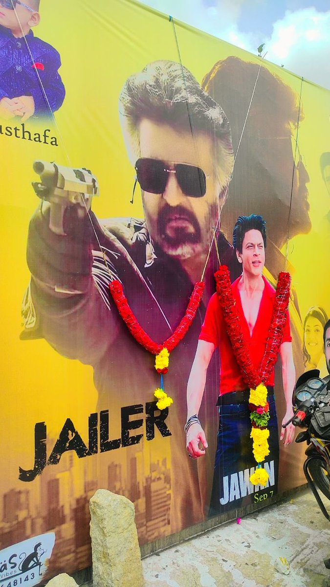 iamsrk_brk's tweet photo. Trades expectations from #Jawan to perform in South India are High. The Kind of response its contents have received on social media to the ground level, #ShahRukhKhan and #Atlee combo will shock everyone. https://t.co/taLNpCFORr