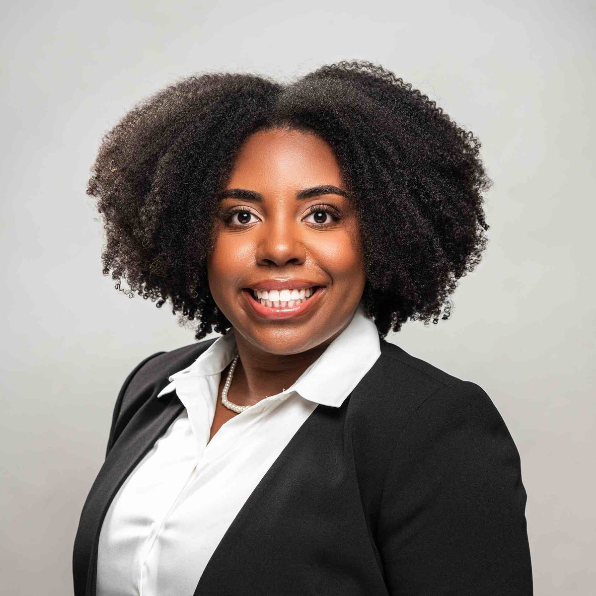BecomingDrP's tweet photo. Finally time to reintroduce myself to #MedTwitter! My name is Alex &amp; I’m a MS4 @OhioStateMed. I’m excited to be applying into #OBGYN for #match2024. My interests include health disparities in obstetric care, DEI, and mentorship! Can’t wait to join such an awesome speciality! https://t.co/jYoOt33pux