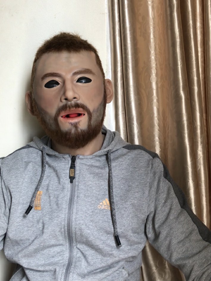 A silicone body without vision