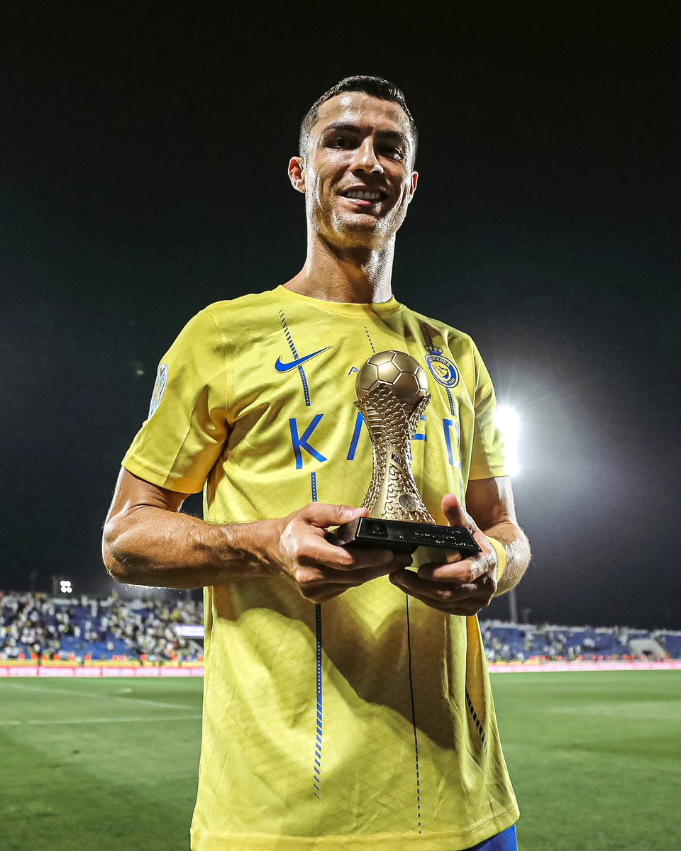 TeamCRonaldo's tweet photo. Topscorers in 2023 :-

🇳🇴 Haaland: 27
🇫🇷 Mbappe: 24
🇵🇹 RONALDO: 23
🇬🇧 Kane: 23
🇦🇷 Messi: 16

38yo finished Cristiano Ronaldo is competing with Ballon D'or favourites. 😭🐐 https://t.co/jb2hn5WfB9