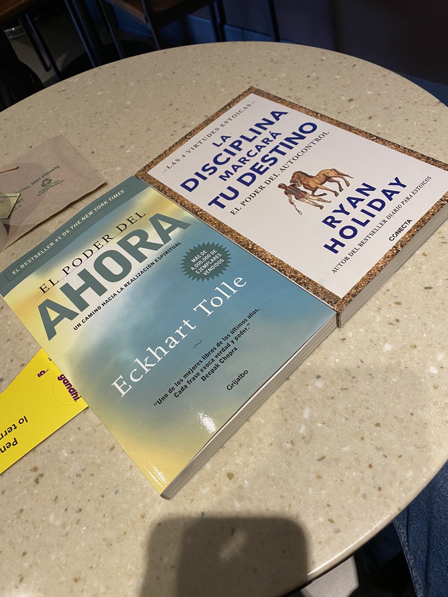 Alej_Almeida's tweet photo. Lo mucho que disfruto comprar libros! https://t.co/MXFKNyZvF5