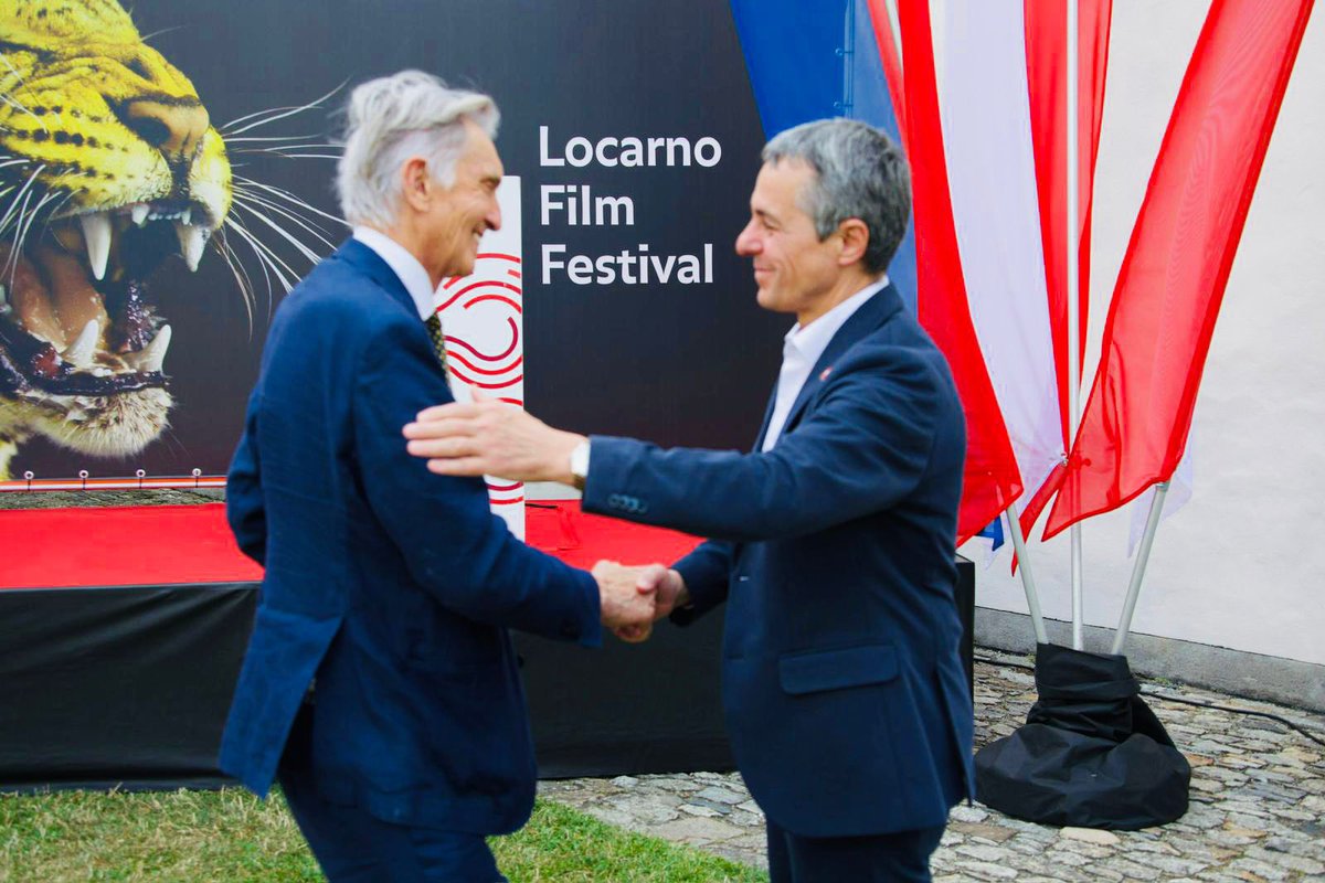 ignaziocassis's tweet image. Giornata della #Diplomazia @FilmFestLocarno 🐆🎥

Doppia occasione: rendere omaggio al presidente Marco Solari, ambasciatore della cultura svizzera e internazionale che passa ora il testimone, e trarre un primo bilancio dell’operato della 🇨🇭 al Consiglio di sicurezza dell’ONU 🇺🇳