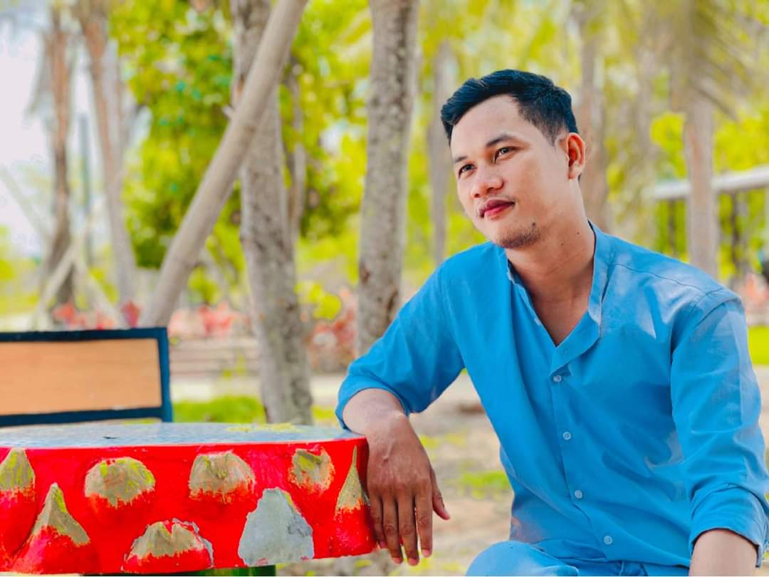 SophetraToeb's tweet photo. Good night !
នឹកញុមខ្លះផង ! https://t.co/HpsVXWfn63