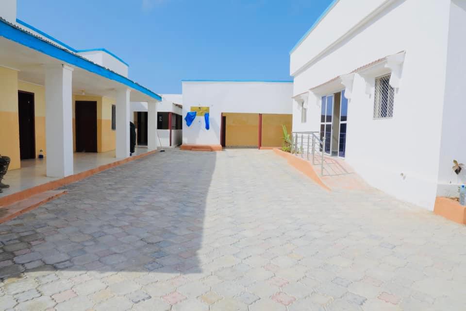 unicefsomalia's tweet image. News: In partnership with Banadir Regional Administration, #UNICEF through #JPLG supported the renovation of Banadir Cold Chain Centre which was not fully functional for almost 30 years. The Centre will provide health supplies to 86 health centers &amp;amp; 24 hospitals in the Region.