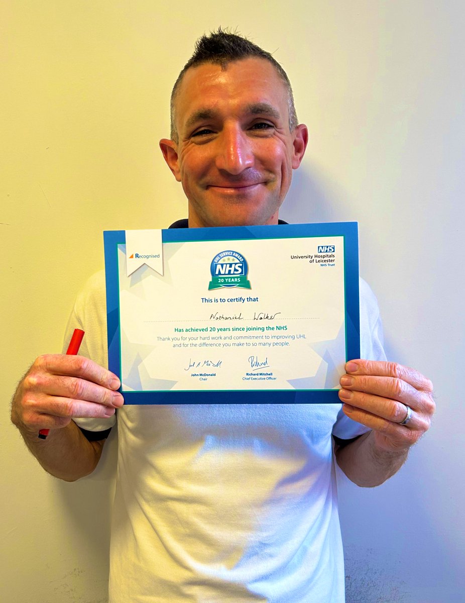 Another #LongService award for a  member of #TeamNRU - 20 years in the NHS for Physiotherapist Nathaniel!  

Thank you for all your hard work, you absolute star!