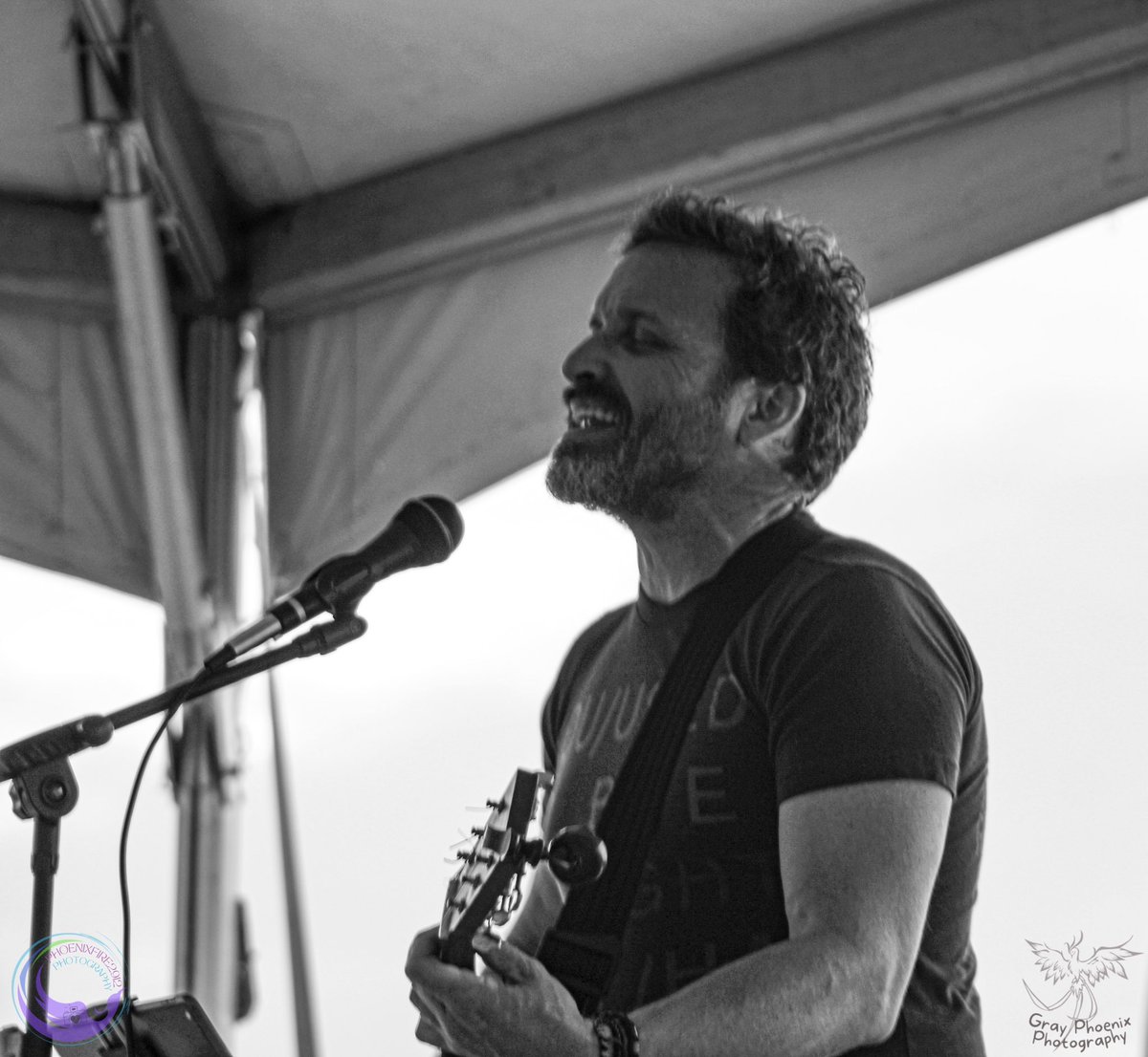 phoenixfire2912's tweet image. 🎼🎶

Rob’s rooftop show
#RobBenedict #MomentoCon