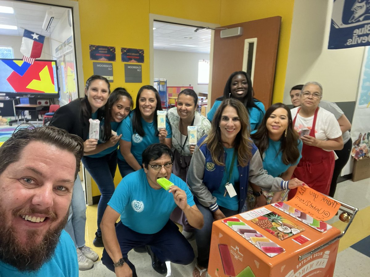 CrisApplewhite's tweet photo. United to learn!!!
@United2Learn 
@HBGonzalezPLA 
@MariaRossAP 
@Principal_JP https://t.co/15NtZo6jVc