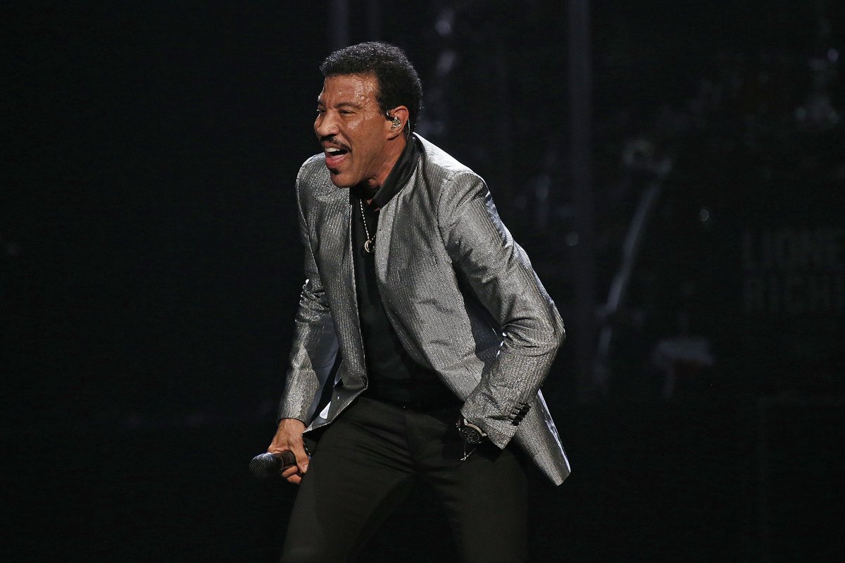 6 years ago today, @LionelRichie had us Dancing On The Ceiling 🕺🪩 Don’t miss Lionel here on August 25th! 🎟️ » bit.ly/LionelEWF