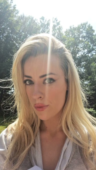 Having too much fun in the sun ;) on route back to Bristol, Big thanks to @OnlyAllSites... guys make<a href="/tag/mondayvibes"class="tags"><span>#mondayvibes</span></a>