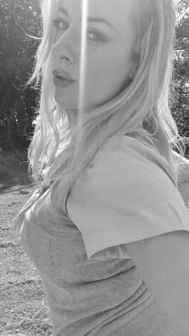 Having too much fun in the sun ;) on route back to Bristol, Big thanks to @OnlyAllSites... guys make<a href="/tag/mondayvibes"class="tags"><span>#mondayvibes</span></a>