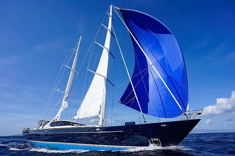 Cool Super Yacht Jobs !! are you looking for a position to finish your summer and get you through nicely to the winter season in the alps ? look no further buff.ly/3qixrEl 38 m Sailing Yacht looking looking for a temporary deckhand. Immediate start