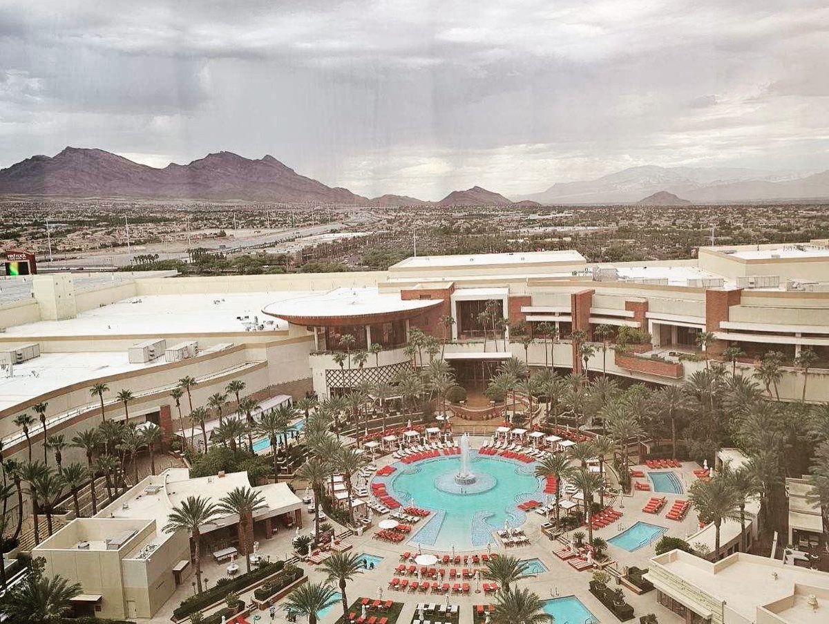 apfire1's tweet photo. Back in Vegas this week for the @kiddefiresafety Summit! π₯π¨
We are excited to be featured in the showcase and for the (slightly) cooler weather π§οΈ
Who else is here??
#apfirepro #kiddedistributor #fireequipmentservices #safetyinnumbers https://t.co/U7rBVSe7oa