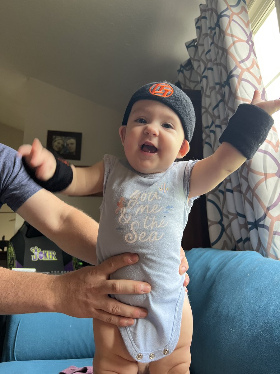 jamesmay4847's tweet photo. @LinusTech thanks for the free workout gear! https://t.co/N1u4pGsRzw