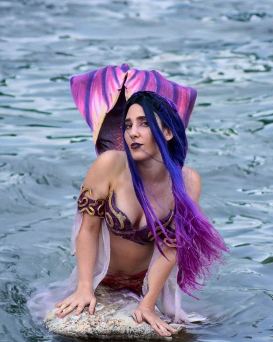 ¿Porqué no darse un pequeño baño?

#cosplay #cosplaygirls #cosplayphotoshoot #cosplayers #cosplaying #cosplayphotography #cosplayphoto #mermaid #mermaidhair #mermaidtail #mermaidart #purplemermaid #purplemermaidtail #sirena #colasirena