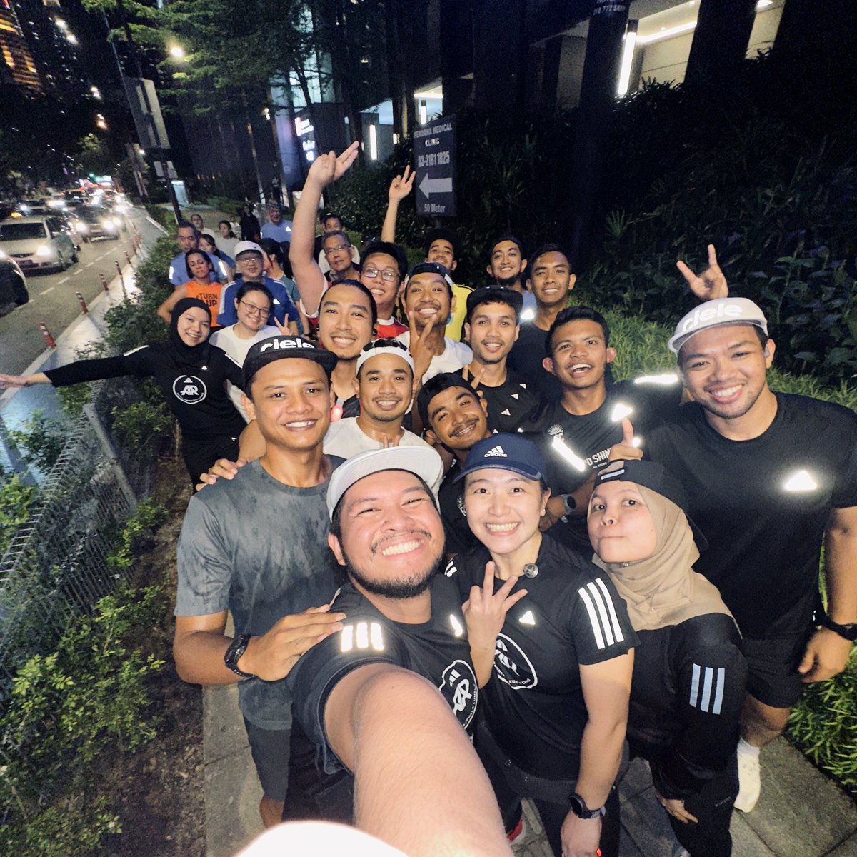 atanholiday's tweet photo. ARKL Night Session \\\ https://t.co/NGBo2RPZEZ