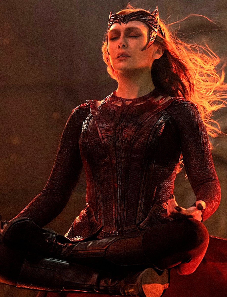 Aris_Multiverse's tweet photo. Elizabeth Olsen as The Scarlet Witch in #MultiverseOfMadness (2022) ❤️✨ https://t.co/ZPggG53PZx