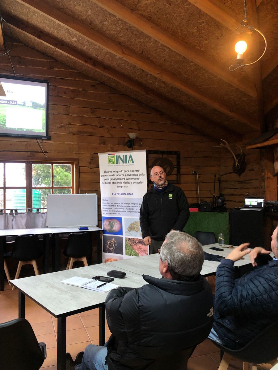 Investigador Claudio Balbontín de INIA Intihuasi, participó en  Charla del proyecto FIA "Sistema integrado para el control preventivo de la Sarna polvorienta de la papa 🥔(Spongospora subterranea) mediante eficiencia hídrica y detección temprana" actividad realizada en  Osorno.